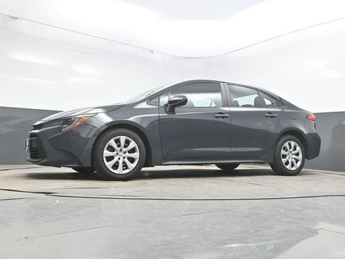 Used 2024 Toyota Corolla LE FWD image 31