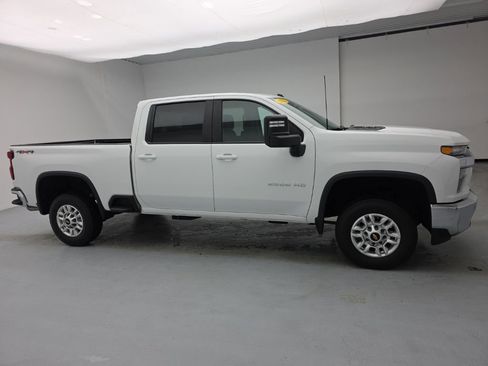 Used 2022 Chevrolet Silverado 2500 LT w/ Convenience Package image 9