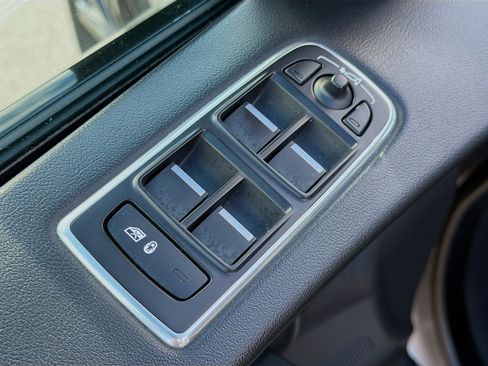 Used 2020 Jaguar F-PACE Prestige image 23