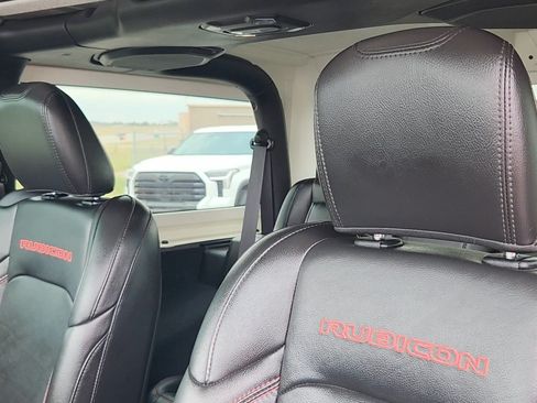 Used 2022 Jeep Wrangler Rubicon w/ Cold Weather Group AWD/4WD image 9