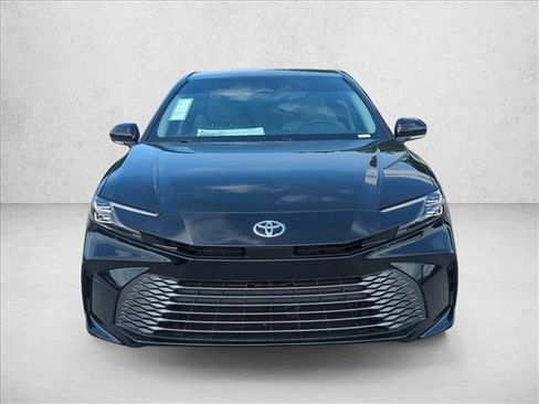 Used 2026 Toyota Camry XLE FWD image 2