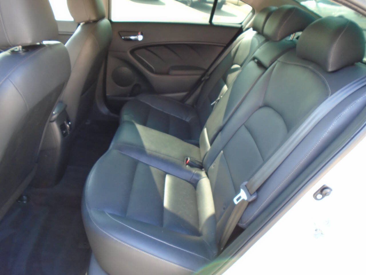 Used 2017 Kia Forte EX FWD image 10