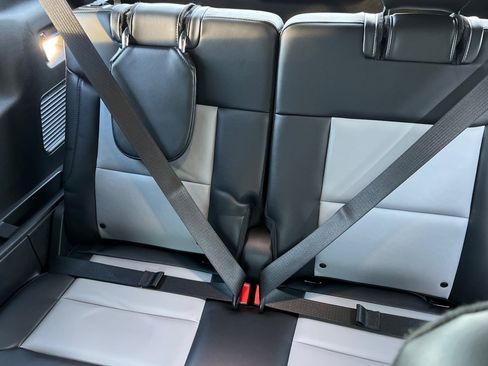 Used 2022 Ford Explorer XLT w/ Equipment Group 202A image 12