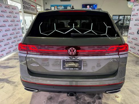 Used 2025 Volkswagen Atlas SE image 6