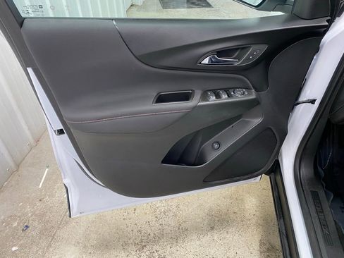 Used 2023 Chevrolet Equinox RS image 46