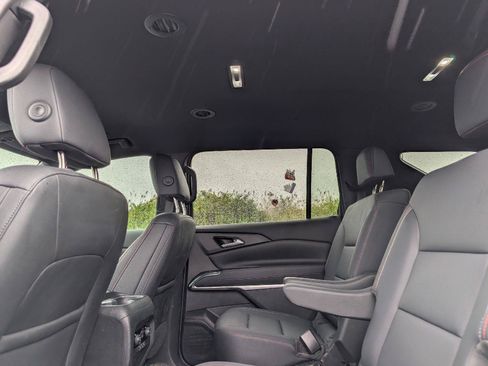 Used 2024 Chevrolet Traverse Z71 AWD/4WD image 13