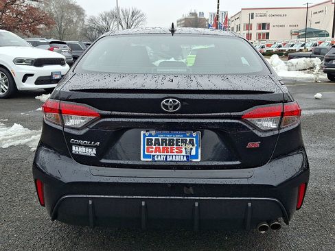 Used 2024 Toyota Corolla SE w/ SE Convenience Package FWD image 5