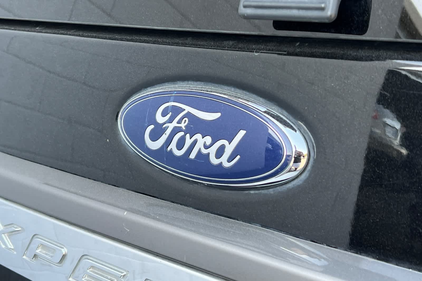 Used 2017 Ford Expedition Limited RWD image 16