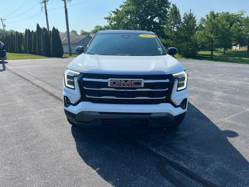 Used 2025 GMC Terrain Elevation FWD image 2