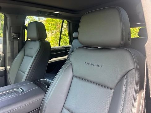Used 2024 GMC Yukon Denali AWD/4WD image 10
