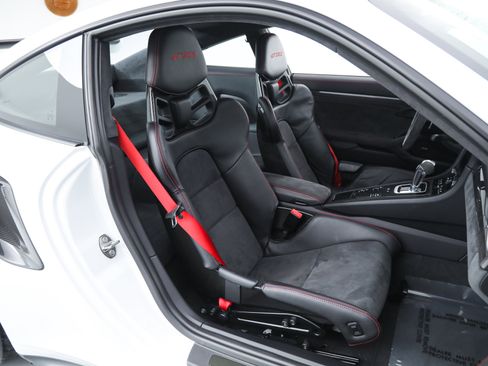 Used 2018 Porsche 911 GT2 RS image 24