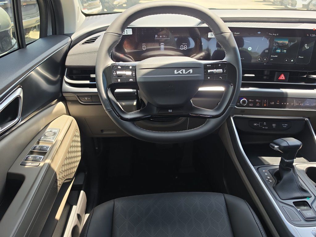 New 2027 Kia Carnival FWD image 13