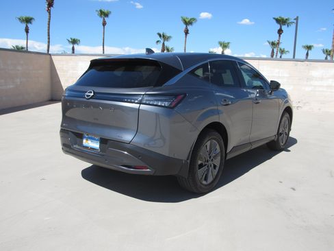 Used 2025 Nissan Murano SL AWD/4WD image 5