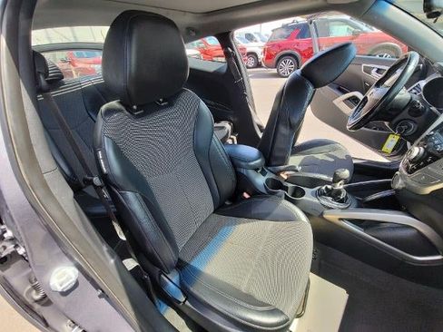Used 2014 Hyundai Veloster w/ Style Package 02 FWD image 29
