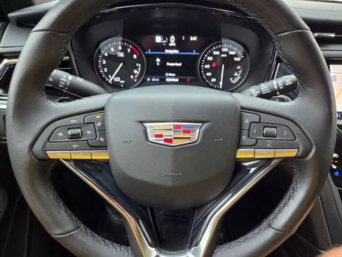 Used 2024 Cadillac XT6 Premium Luxury w/ Technology Package FWD image 39