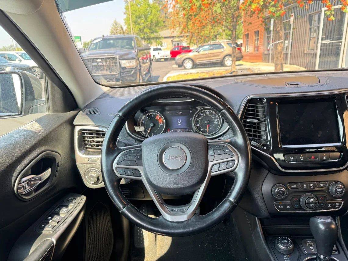 Used 2020 Jeep Cherokee Limited w/ Technology Group AWD/4WD image 15
