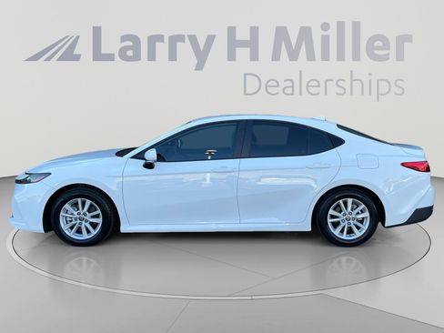 Used 2026 Toyota Camry LE FWD image 2