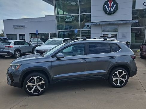 New 2026 Volkswagen Taos SEL AWD/4WD image 8