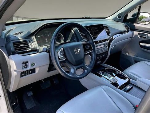 Used 2022 Honda Pilot Touring image 17