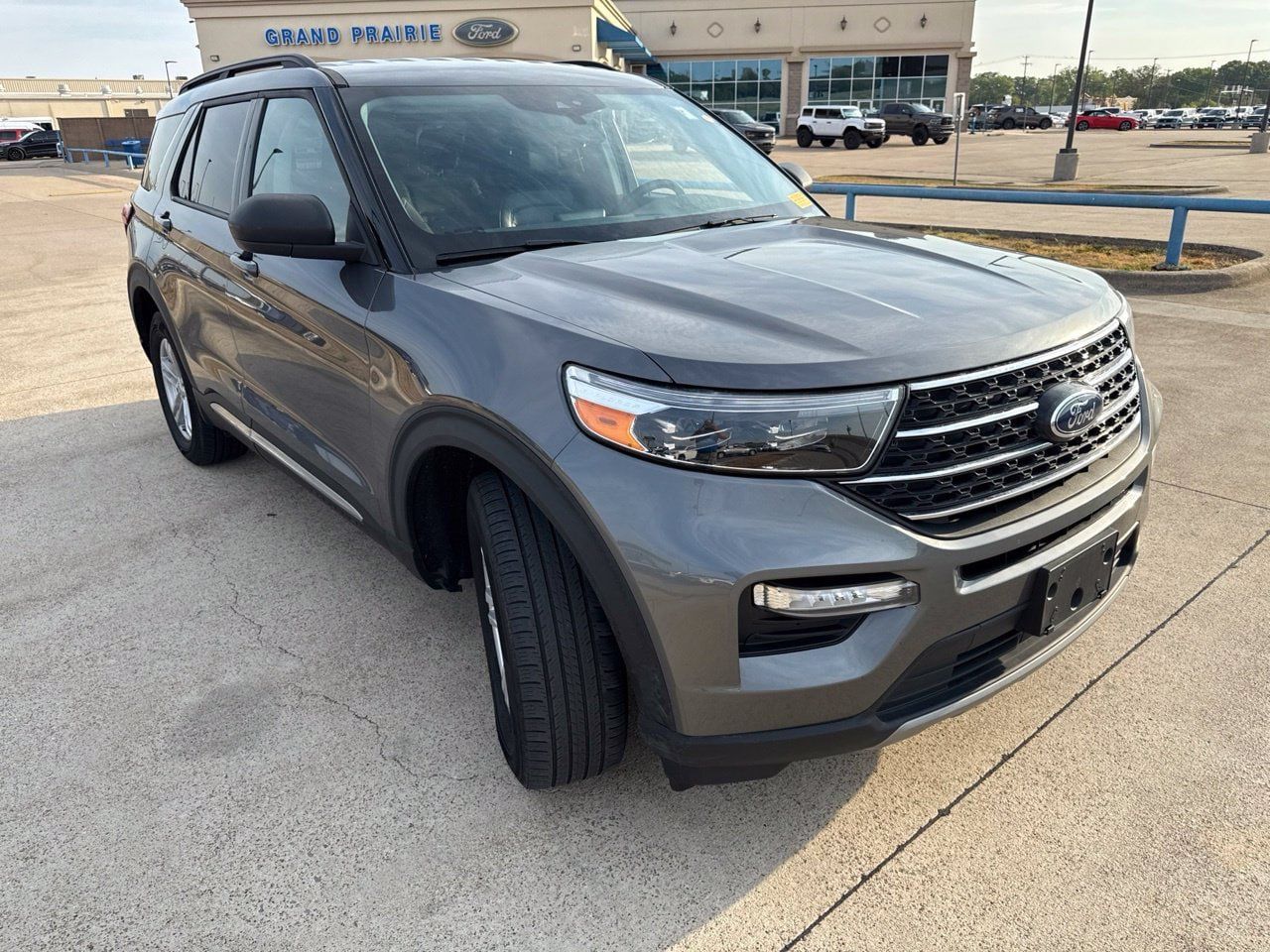 Used 2023 Ford Explorer XLT w/ Equipment Group 202A AWD/4WD image 19