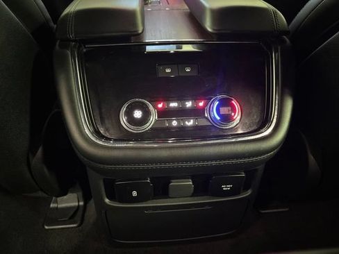 Used 2021 Lincoln Navigator Reserve AWD/4WD image 36