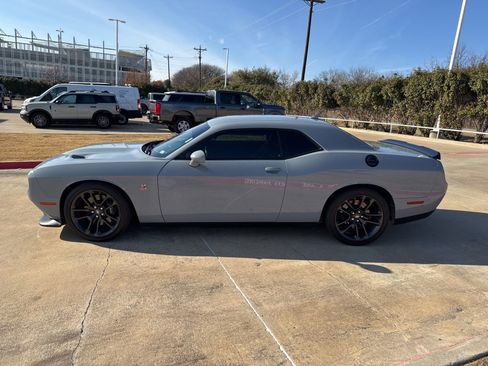 Used 2021 Dodge Challenger R/T Scat Pack w/ Plus Package image 2