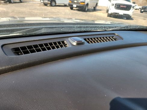 Used 2024 GMC Terrain AT4 image 8