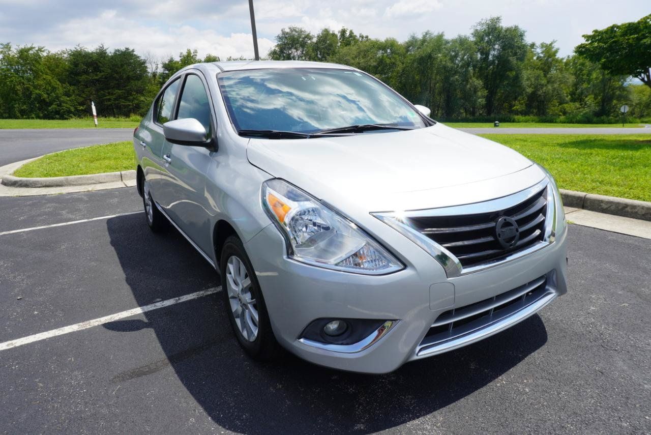 Used 2017 Nissan Versa SV w/ SV Special Edition Package FWD image 4