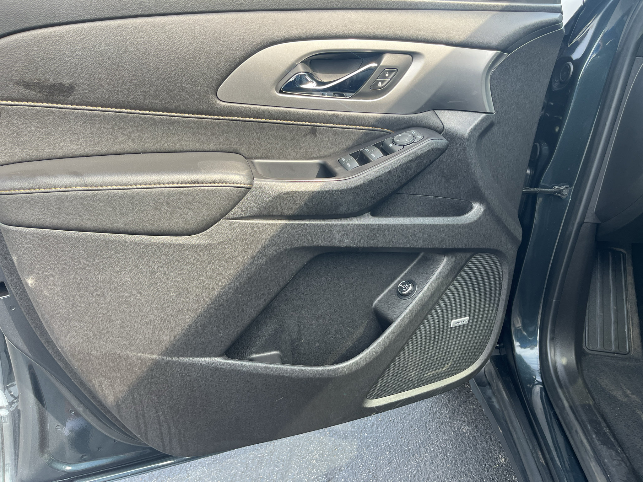 Used 2019 Chevrolet Traverse LT w/ LT Premium Package FWD image 17