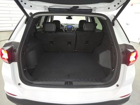 Used 2022 Chevrolet Equinox Premier FWD image 10