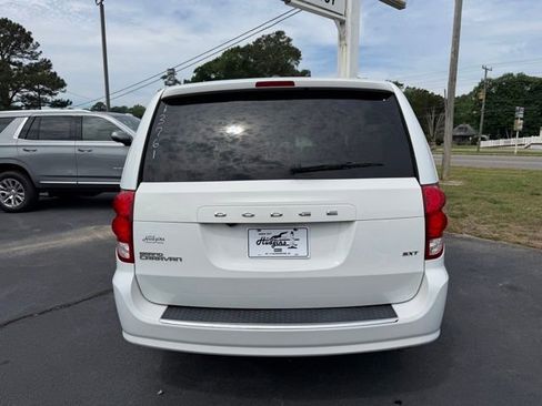Used 2020 Dodge Grand Caravan SXT FWD image 6
