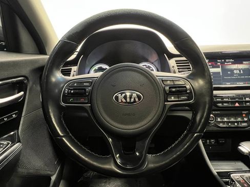 Used 2018 Kia Niro Touring FWD image 23