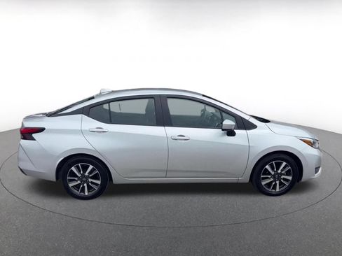 Used 2025 Nissan Versa SV FWD image 13