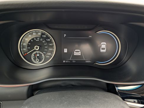 Used 2024 Genesis G70 2.5T AWD/4WD image 25