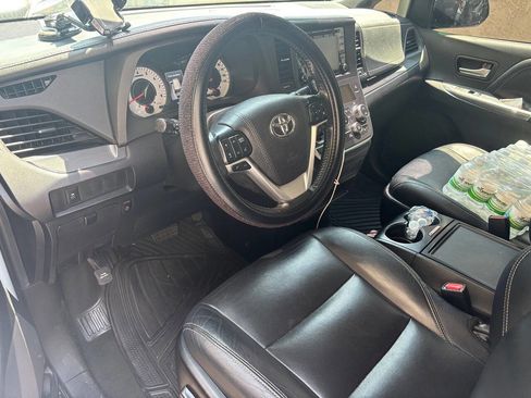 Used 2020 Toyota Sienna SE Premium image 15
