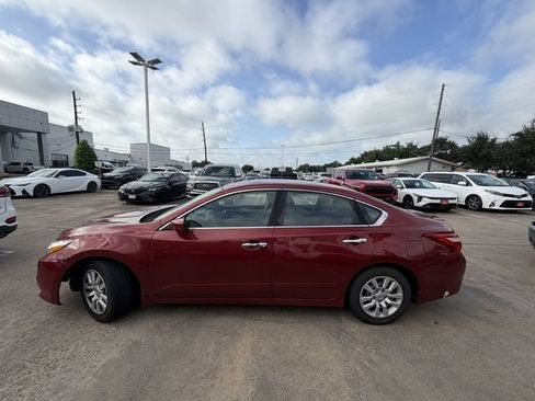Used 2017 Nissan Altima 2.5 S w/ Power Driver Seat Package FWD image 8