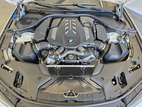 Used 2022 BMW M550i xDrive w/ Premium Package AWD/4WD image 52