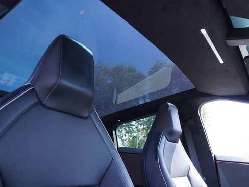 Used 2025 Tesla Cybertruck AWD Crew Cab image 15