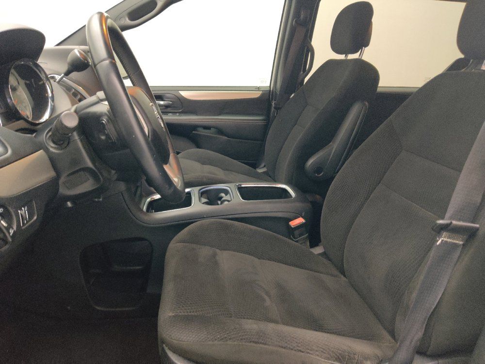 Used 2015 Dodge Grand Caravan SXT w/ Blacktop Package FWD image 17