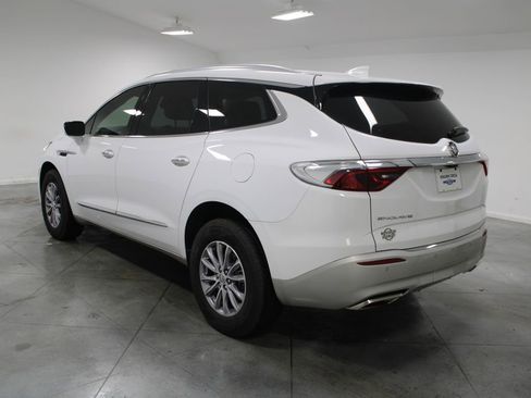 Used 2024 Buick Enclave Essence w/ Technology Package image 7