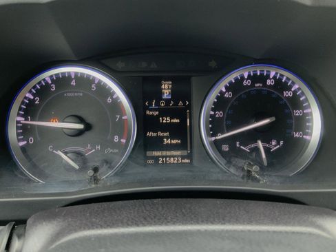 Used 2016 Toyota Highlander XLE image 29