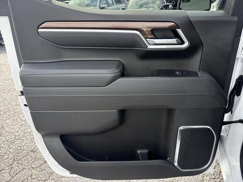 Used 2025 Chevrolet Silverado 1500 RST AWD/4WD image 18