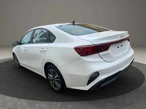 Used 2022 Kia Forte LXS FWD image 7
