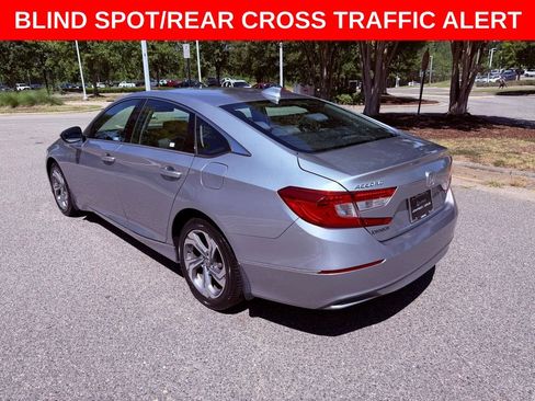 Used 2018 Honda Accord EX image 5