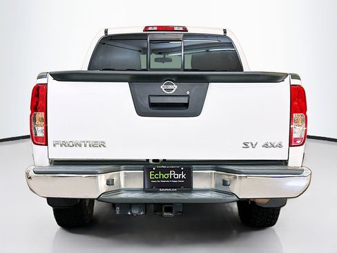 Used 2019 Nissan Frontier SV image 7