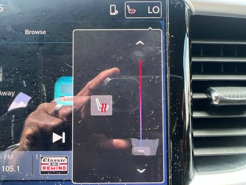 Used 2025 Chrysler Pacifica Select FWD image 36