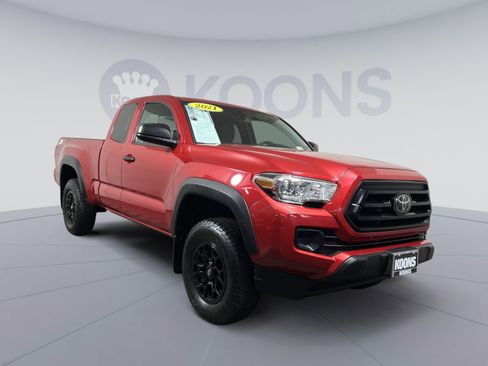 Used 2021 Toyota Tacoma SR w/ SX Package image 10