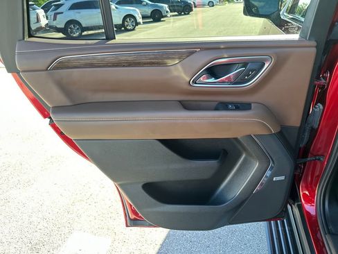 Used 2021 Chevrolet Tahoe High Country w/ Premium Package RWD image 31