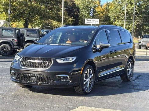 New 2026 Chrysler Pacifica Pinnacle image 31