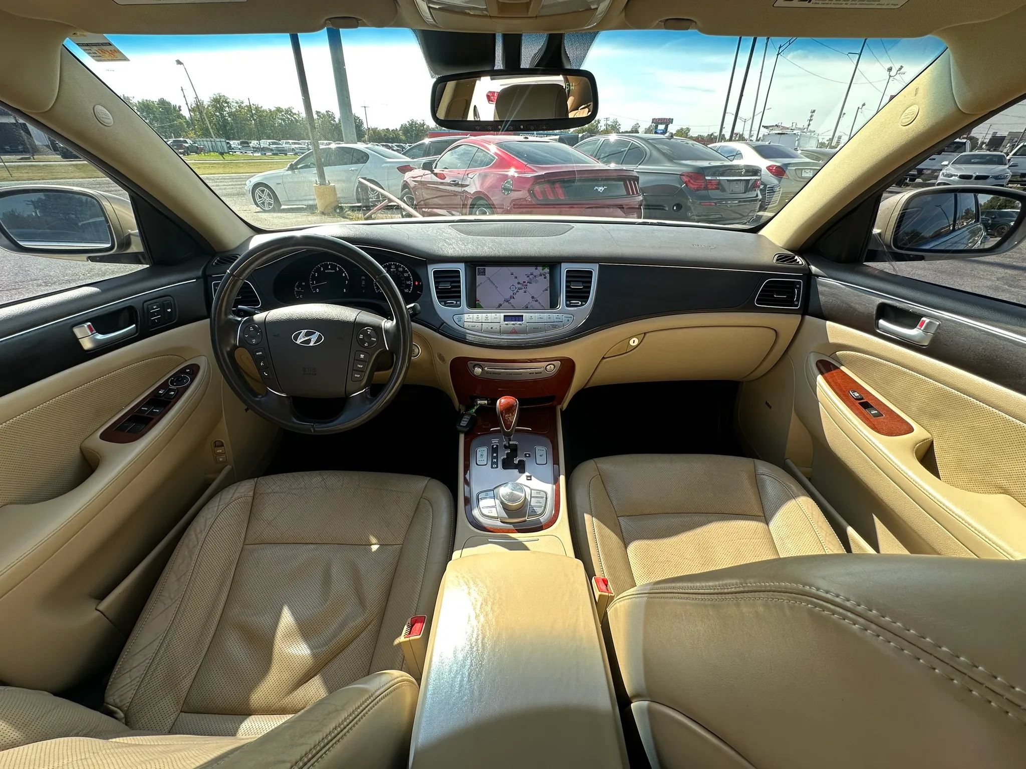 Used 2012 Hyundai Genesis 3.8 w/ Premium Pkg RWD image 11